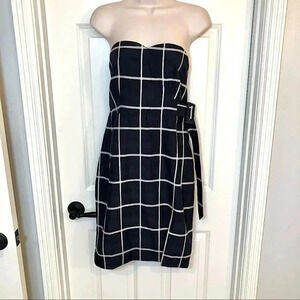 Nwt J.O.A. Los Angeles navy blue staples, slit back, faux wrap dress size Medium